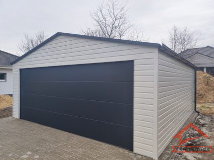 Garaż blaszany 6m x 6m | brama segmentowa